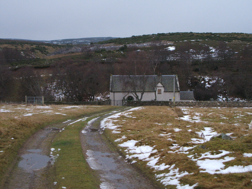 Photo of the approach to Dalarossie Church